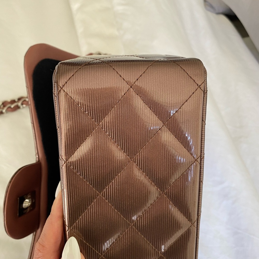CHANEL Jumbo Classic Flap Patent Lambskin - Picture 10 of 16